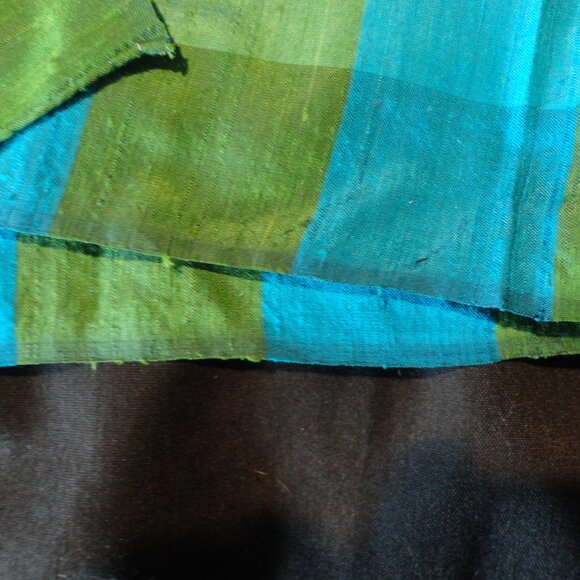 Silk Scarf 100% silk Vintage item by THAI Silk Co. Ltd.  "Hand woven in Siam" - Picture 4 of 8